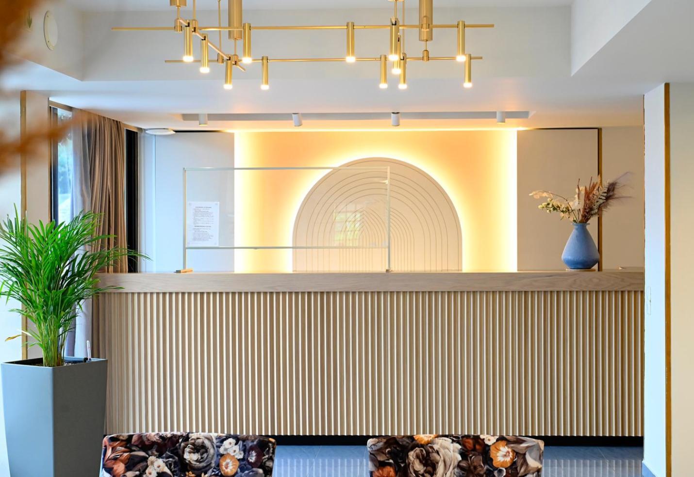 Apollon Hotel Tolón Eksteriør bilde